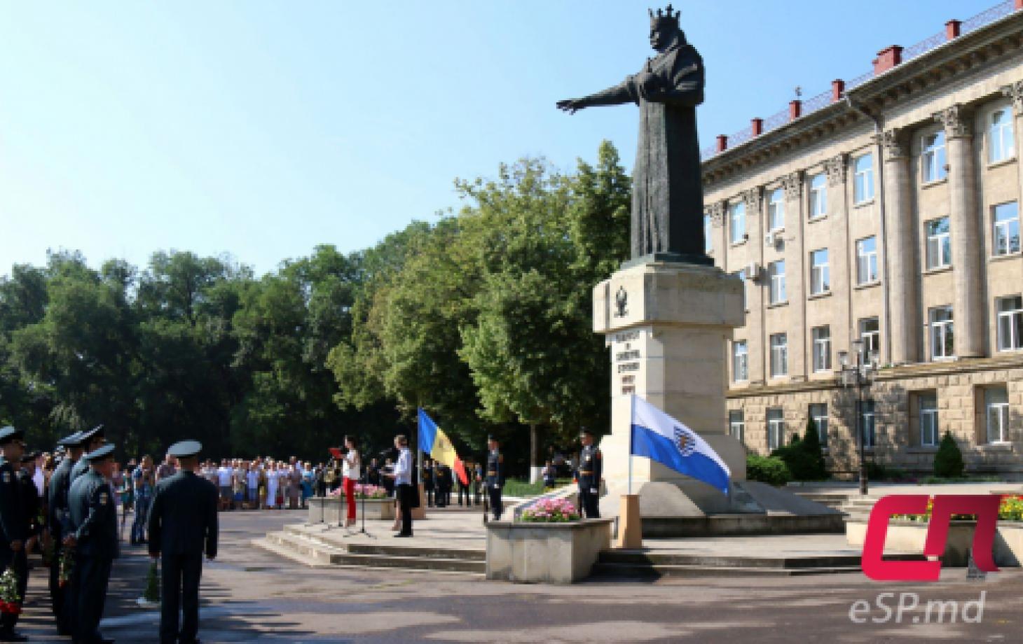 Памятник Штефану чел Маре в Бельцах, возложение, достопримечательности