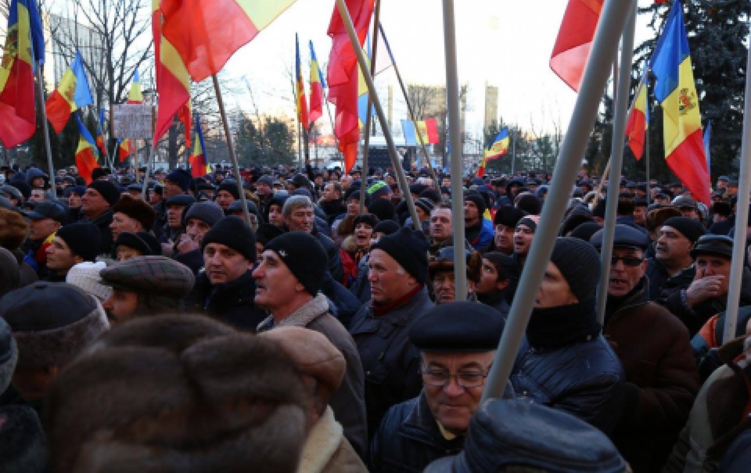 Протесты перед парламентом в Кишинёве