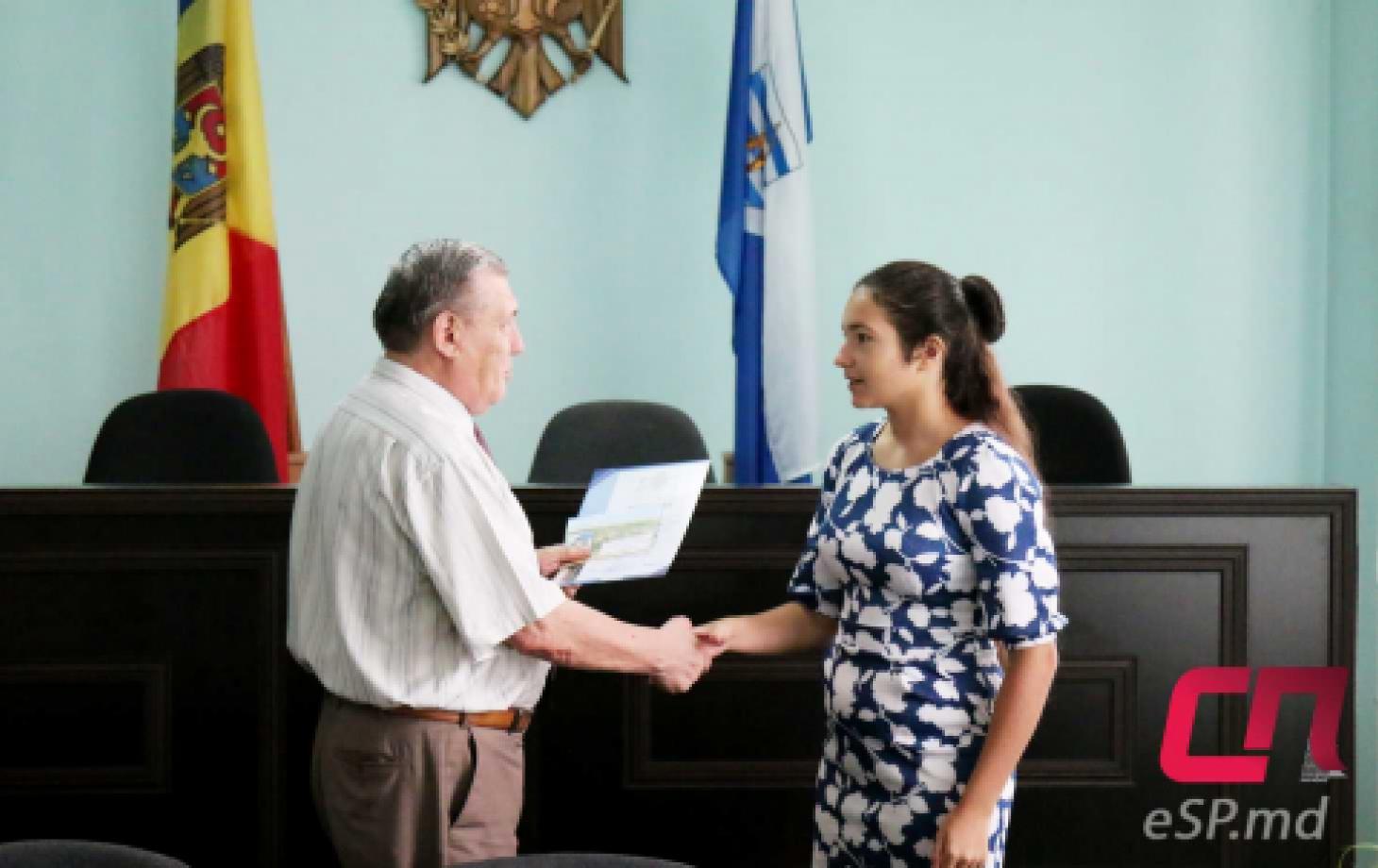 Амелия Врабие награждена дипломом и денежной премией.