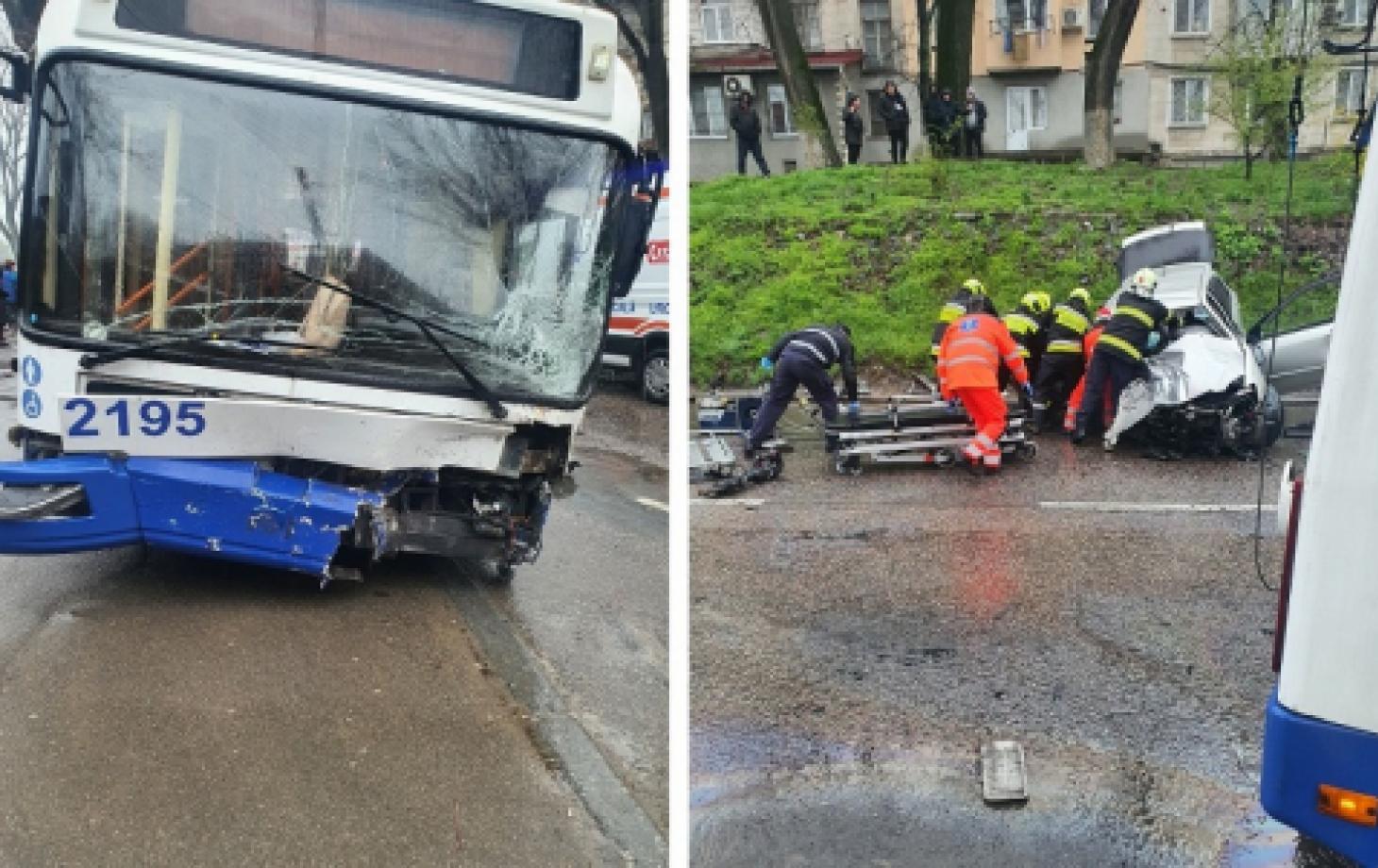 В Кишинёве легковой автомобиль врезался в троллейбус: пострадали два  человека