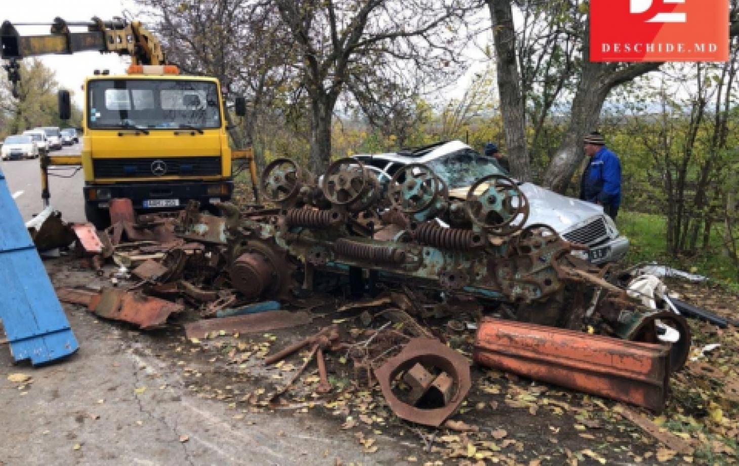 В Новоаненском районе при ДТП Mercedes засыпало металлоломом. Водитель и  пассажир — в больнице | СП - Новости Бельцы Молдова