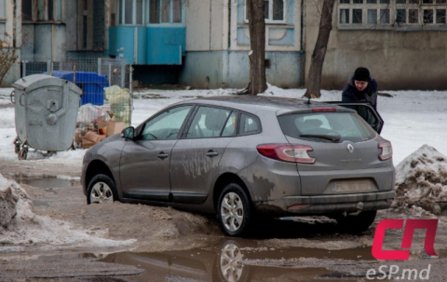 Фото дня: машина в плену у дороги | СП - Новости Бельцы Молдова