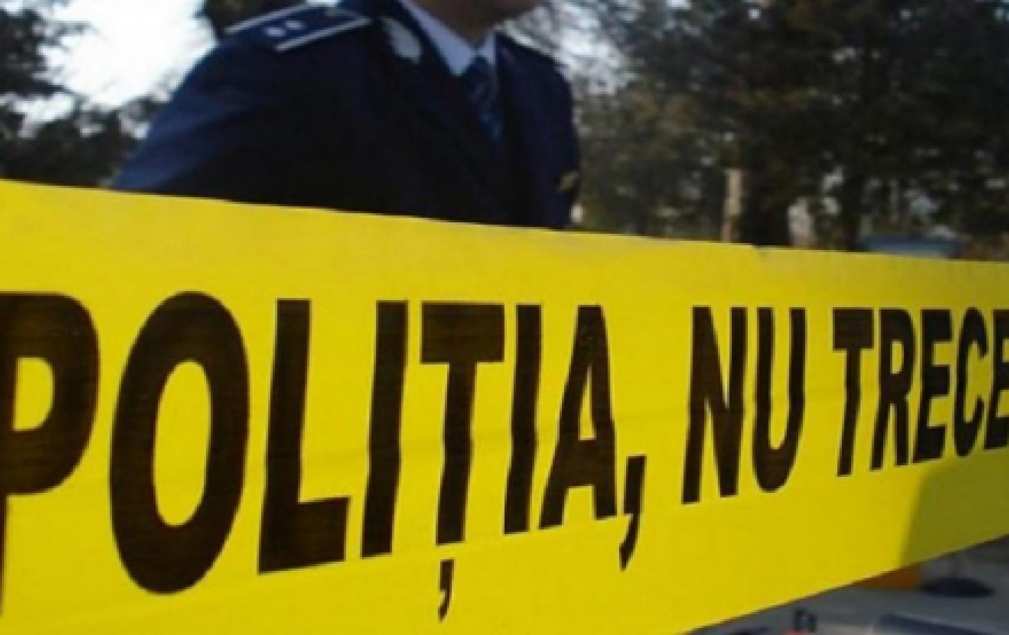 și-a bătut vecinul cu sapa în cap
