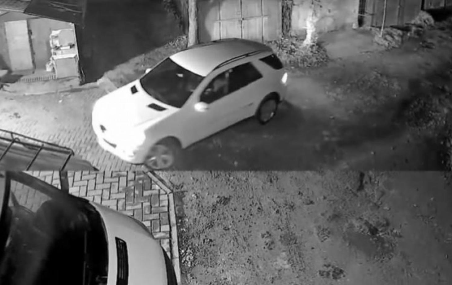 В Кишинёве 2 подростка угнали Mercedes и пытались на нём скрыться от полиции