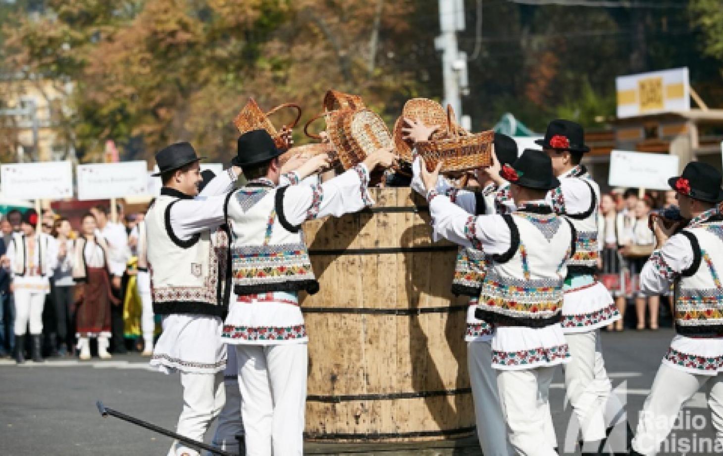 Cum va circula transportul în Chișinău de Ziua Vinului