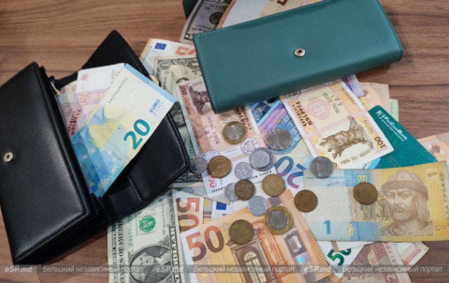 Евро и доллар растут: официальный курс валют на 13 декабря
