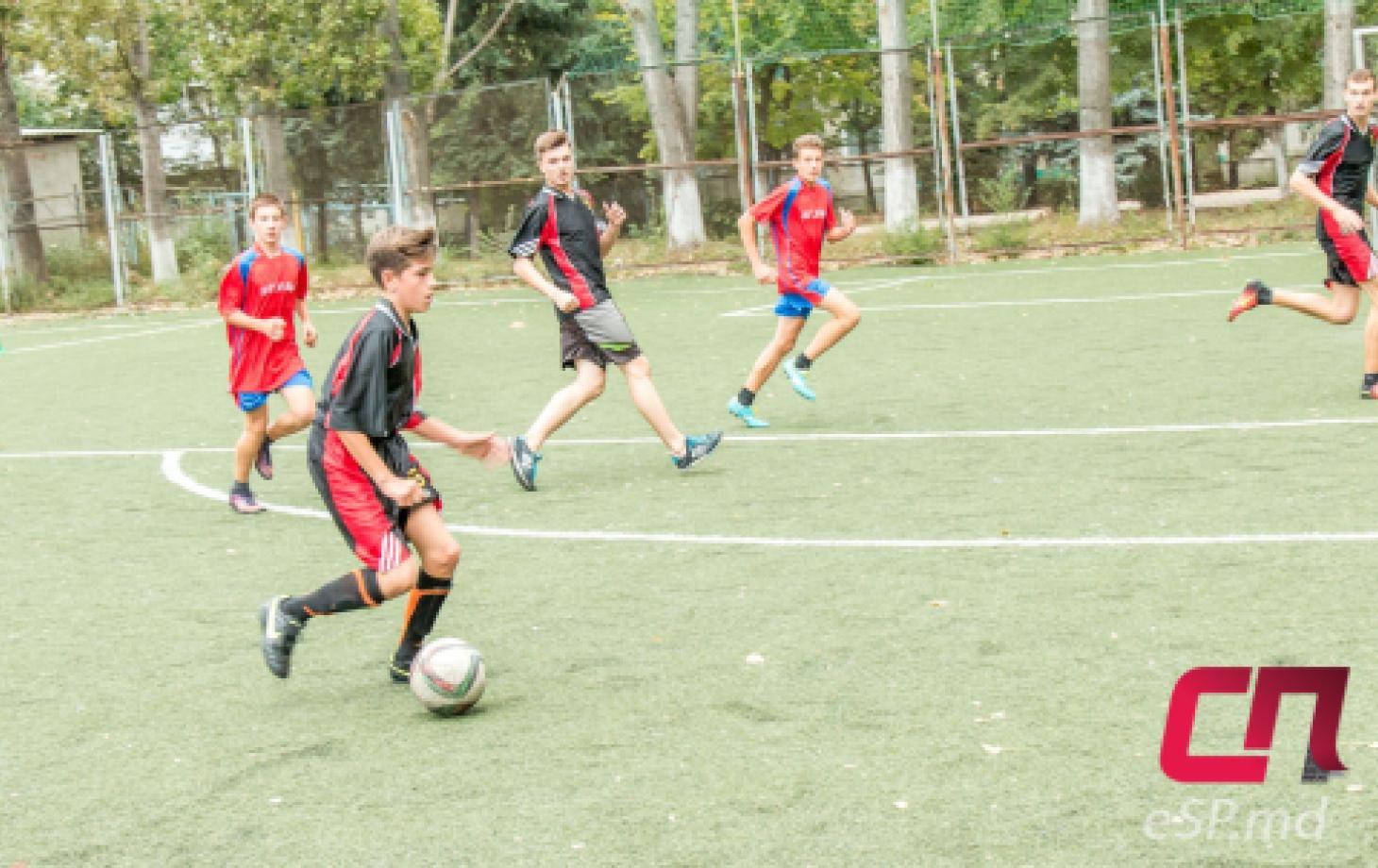 Турнир по мини-футболу среди команд лицеев и гимназий города, посвящённый Дню национальной армии РМ