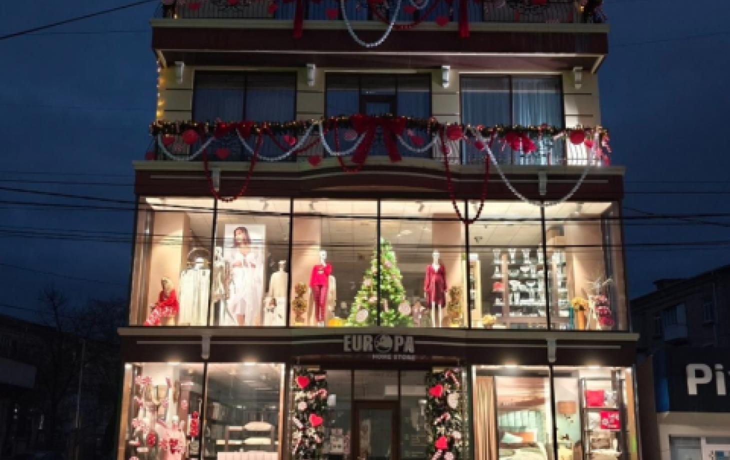 Кого в Бельцах наградили за лучшее праздничное украшение витрины