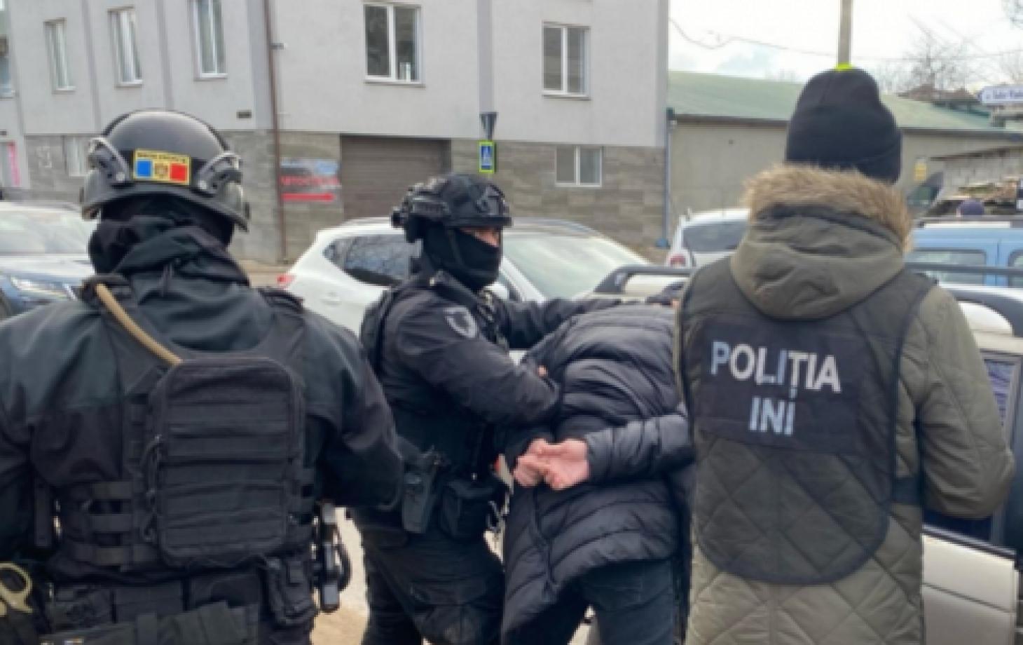 В Кишиневе задержали троих человек за торговлю наркотиками