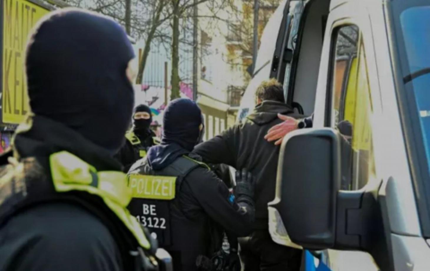 Arestări la Berlin a presupușilor teroriști din Facțiunea Armata Roşie