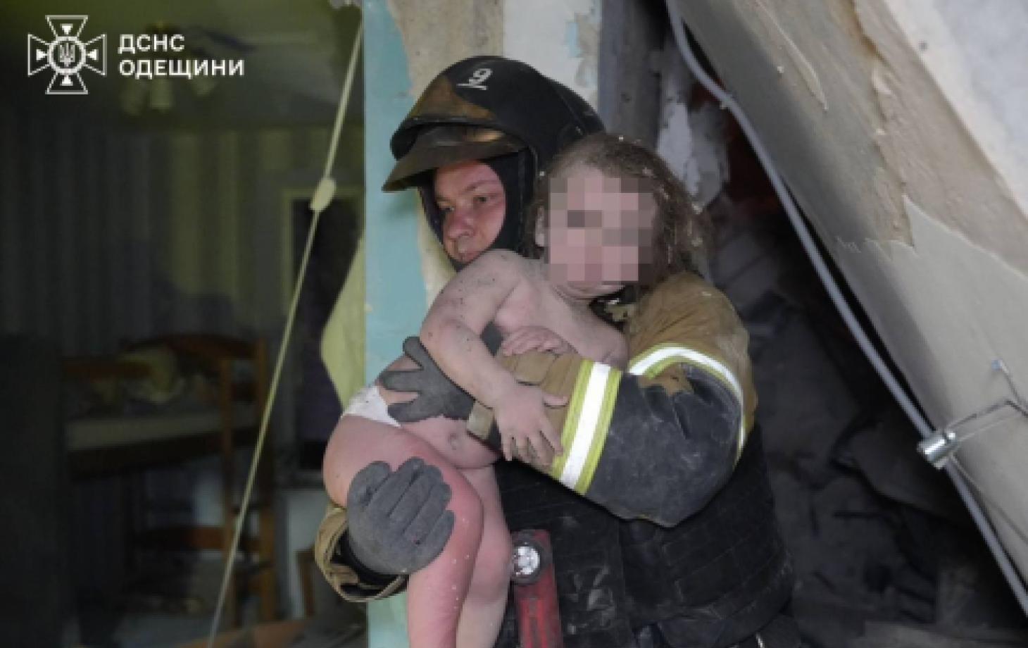 В Одессе после атаки в ночь на 6 апреля погибли три человека, среди них ребёнок