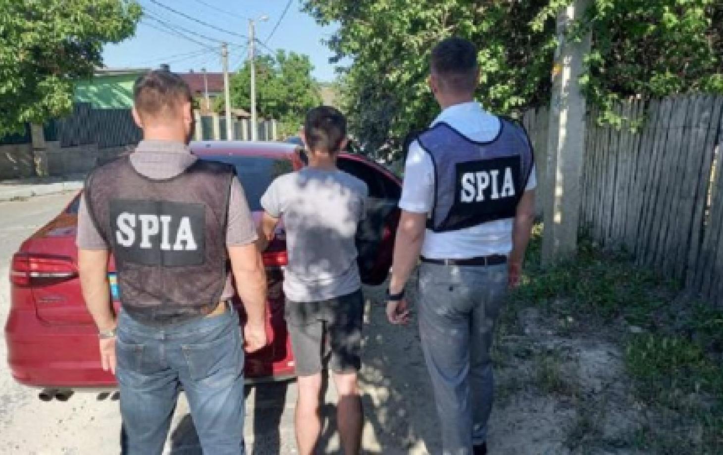 Polițist din Strășeni a cerut 300 de euro pentru eliberarea unei mașini ridicate