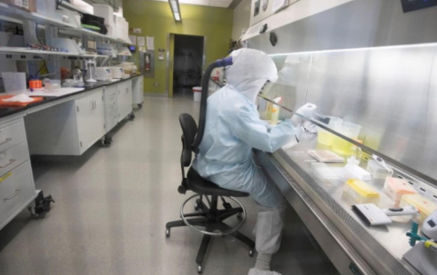 В Китае за сутки резко выросло число зараженных коронавирусом. Причина — изменено его диагностирование