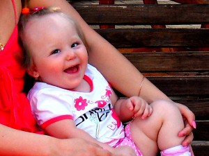 SDC111 Детский фотоконкурс «СП»: сладкоежка Настя (+ГОЛОСОВАНИЕ)