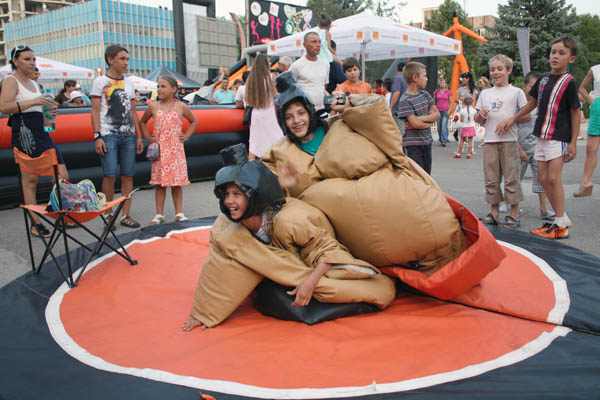 «Orange Cinema Tour» побывал в Бельцах фото 2