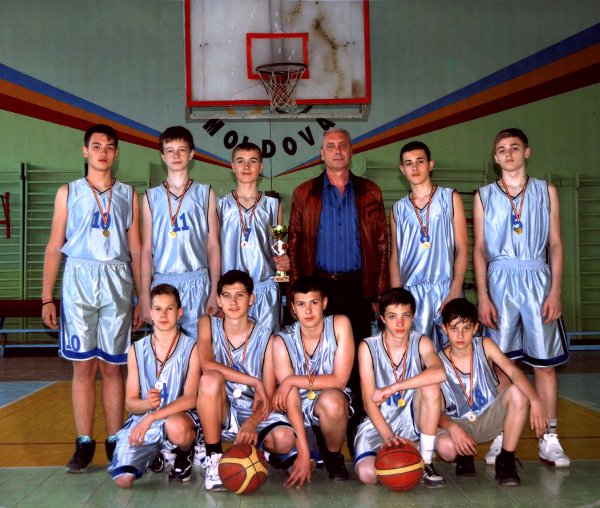 Золото и серебро юных бельцких баскетболистов