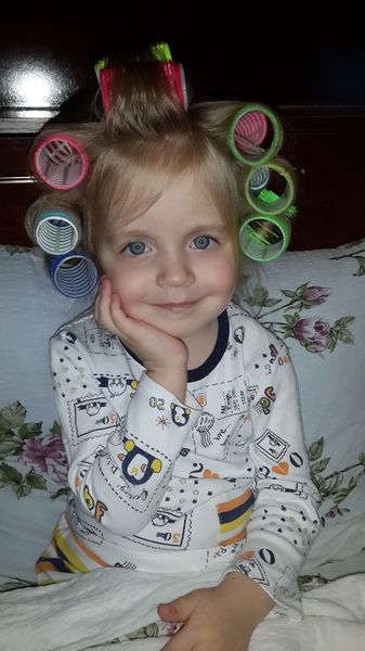 Детский фотоконкурс «СП»: Милашка в бигудяшках (+голосование)