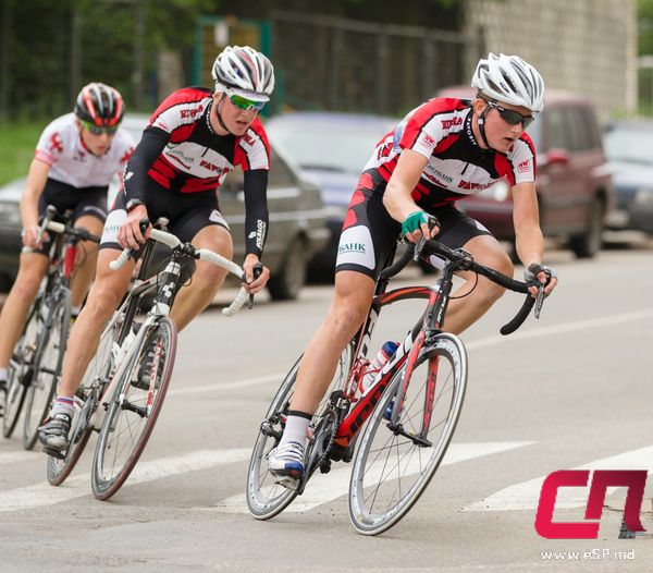 01 Бельцкие велогонщики в Белграде